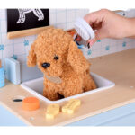 Детска Ветеринарна Клиника Играчка GINGER HOME – Дървен Ветеринарен Център с Аксесоари и Плюшено Куче, 89×57×30 см - Image 8